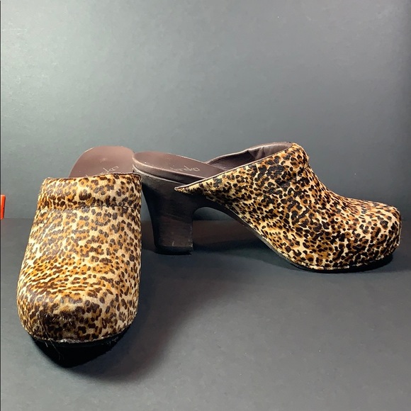 Dansko Rae Leopard Pony clogs/mules - Picture 4 of 12